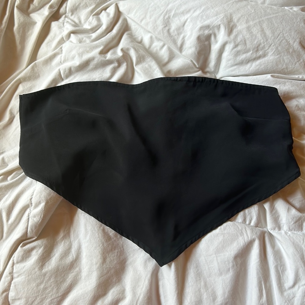 Abercrombie and Fitch scarf tie top, black. Size Medium.